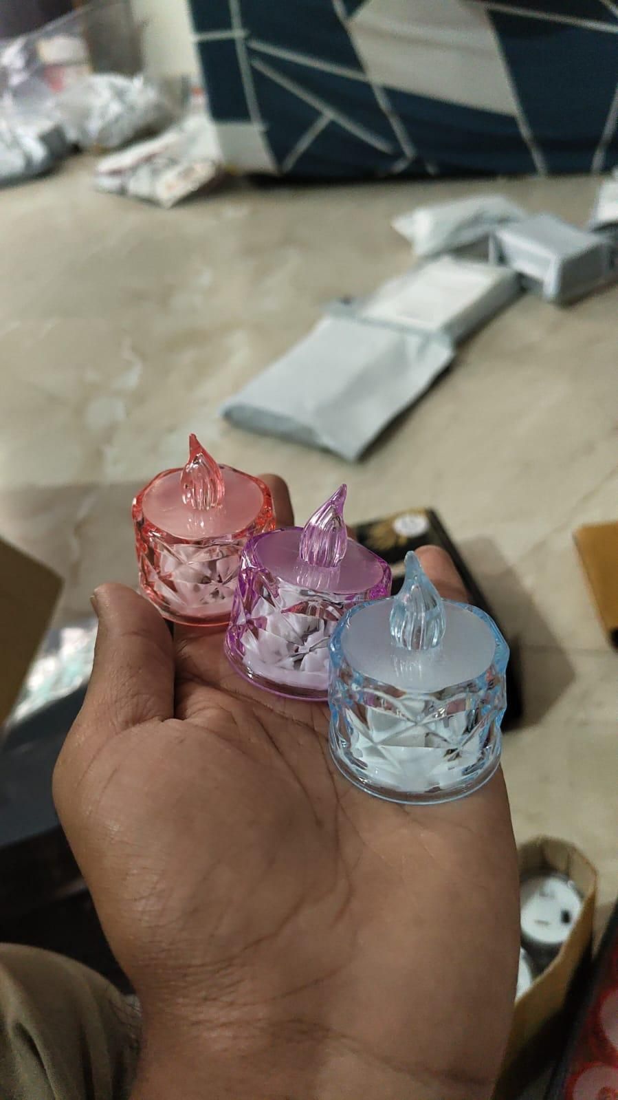 Flameless and Smokeless Decorative Christmas Crystal Candles (4 Pieces)